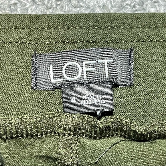 Loft Green Pull On Pants Womens Size 4 Straight Leg Stretch - Picture 3 of 9